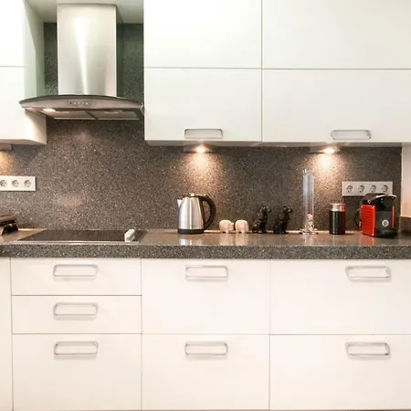 And Vibrant Flat With Balcony In Besiktas * اسطنبول