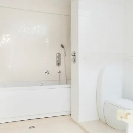 And Vibrant Flat With Balcony In Besiktas اسطنبول